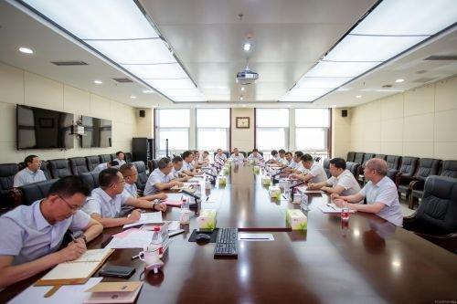 刘源参加第29届中国兰州投资贸易洽谈会并为中电建电力投资集团有限公司揭牌