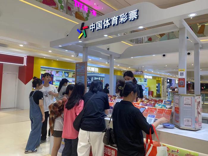 图源:时代财经摄