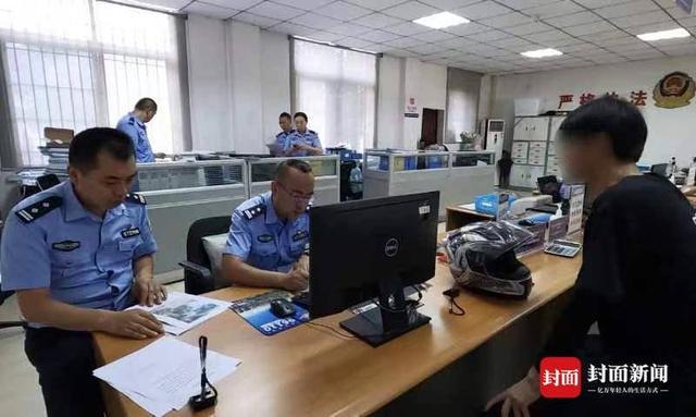 骑摩托车高噪声超过80分贝 成都温江警方开出首张违反高噪声限行罚单