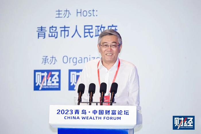 中国国际经济交流中心副理事长杨伟民：建议改革身份证制度和住房制度，推进农民工市民化