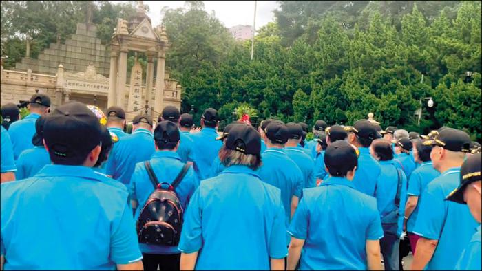 台媒：台陆军官校校友访大陆，在黄花冈七十二烈士墓前喊下架民进党