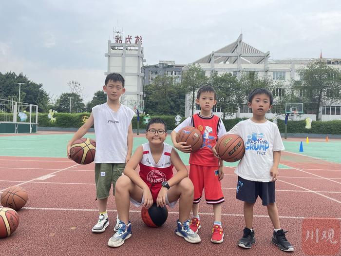 你好，暑假丨少年警校、高校少年营……花样暑期托管点亮“五彩假日”