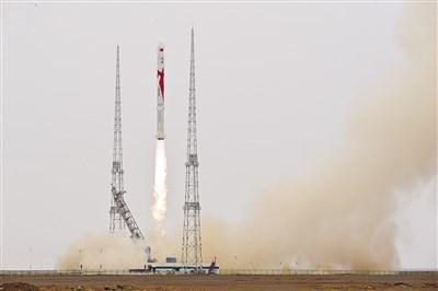 全球首款入轨飞行的液氧甲烷火箭 朱雀二号发射成功