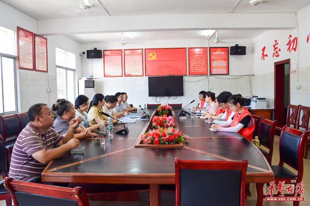 湖南科技大学“陌上花开”调研团“乡”约金兴开展系列座谈调研