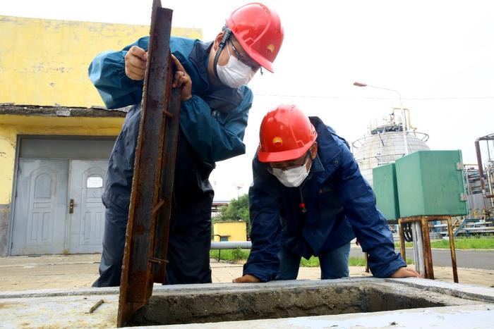 吉化合成树脂厂多举措应对暴雨橙色预警