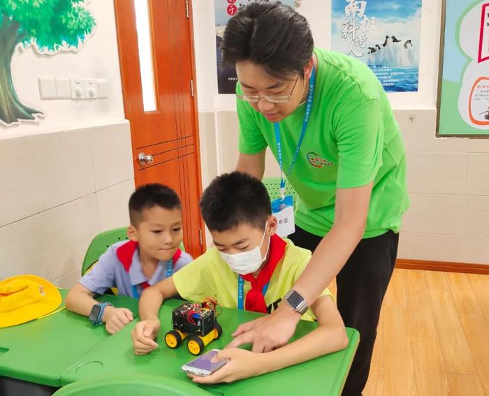 在这里乐不思“暑”！浦东新区小学生爱心暑托班快乐进行时