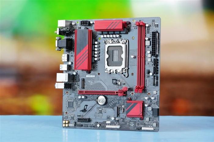 最能超的mATX主板 内存冲上8000MHz！技嘉魔鹰B760M GAMING AC评测