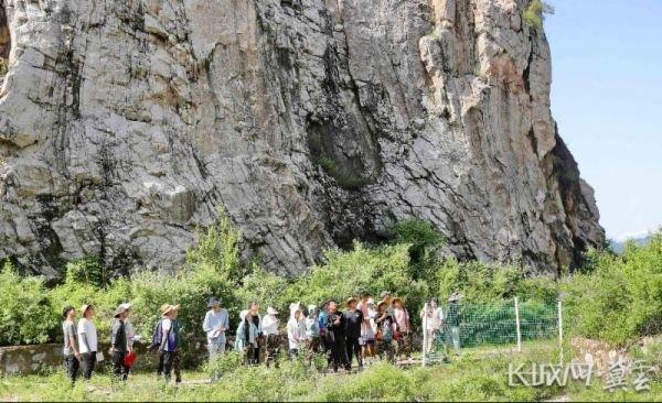 河北秦皇岛：来柳江盆地 学地质知识