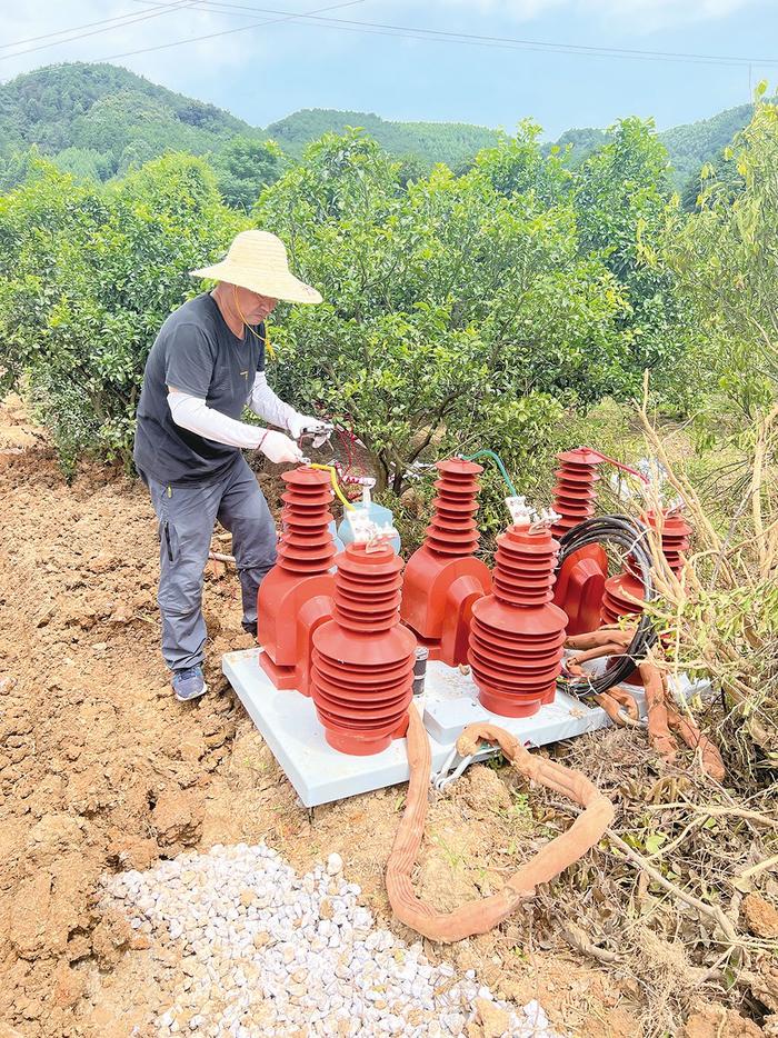 炙热的考验 坚定的守护——高温中坚守工作岗位的市场监管人