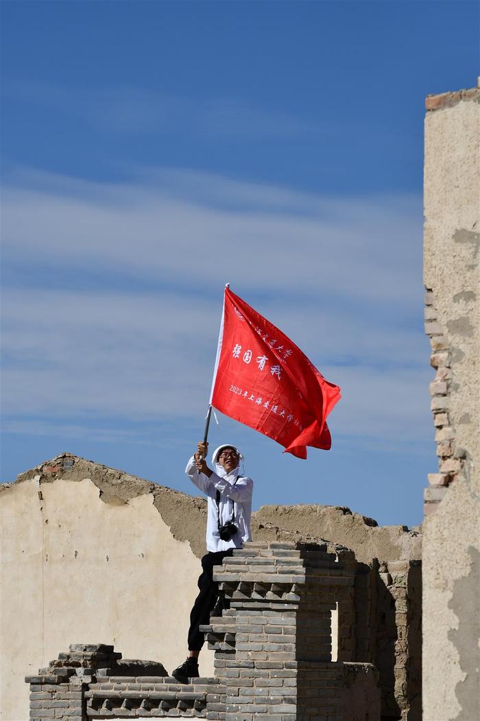 地球上最像火星的无人区发出求救信号，荒废半个世纪的石油小镇空中建模保护