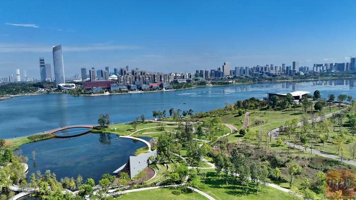 推动成渝地区双城经济圈建设一千多个日夜，变化时刻在发生 川渝携手打造“一极一源”