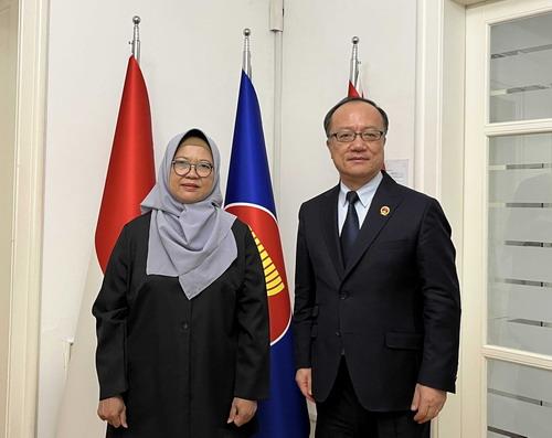 驻克罗地亚大使齐前进会见印尼驻克大使苏瓦蒂尼
