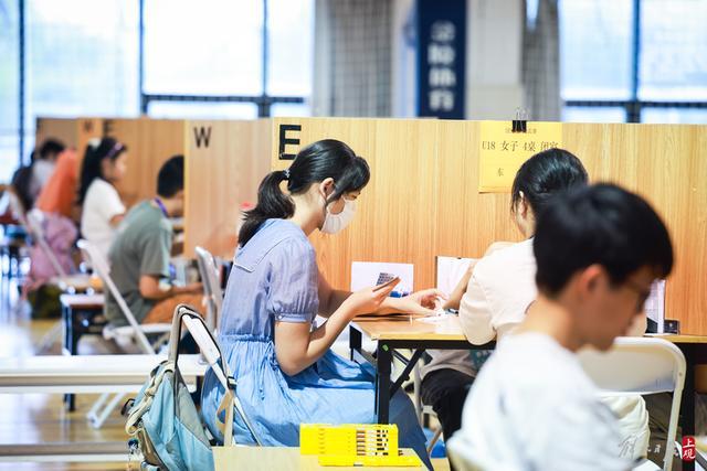 这个杭州亚运会正式比赛项目，吸引上海千名中小学生共掀桥牌风潮