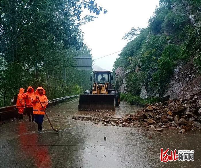 保定国省干线公路发生57起塌方泥石流、道路积水等险情 已完成抢通处置46起