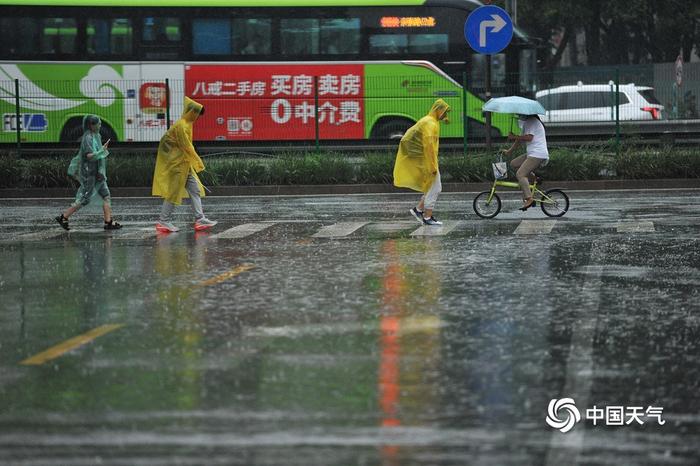 强降水“滞留”京津冀，台风影响中的“列车效应”是指啥？