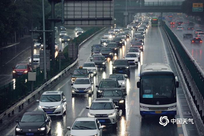 强降水“滞留”京津冀，台风影响中的“列车效应”是指啥？