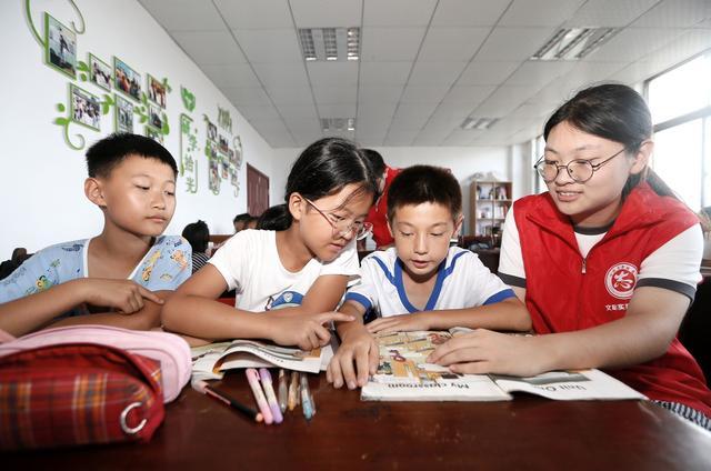 图组丨即墨：大学生公益课堂，乡村娃欢度暑假