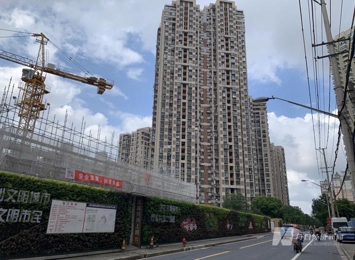 住建部门一表态，看房人多了、成交量也上来了，上海楼市“用喇叭叫一叫就够了”？