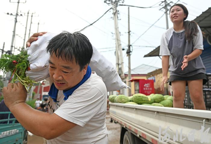 河北涿州：洪水退去 村民回家