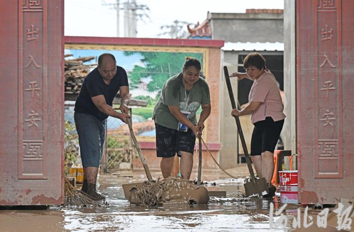 河北涿州：洪水退去 村民回家