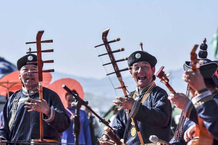 （组图）赤峰市首届乌兰牧骑艺术展暨巴林右旗那达慕大会开幕