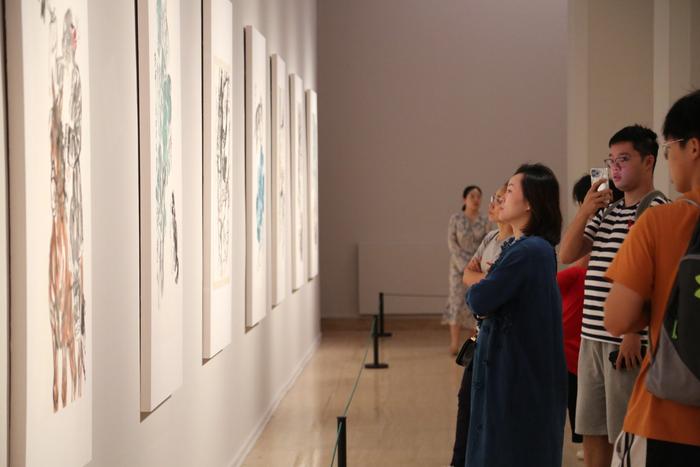 展出150余件作品及文献资料 “写意人生——张士莹画展”亮相中国美术馆