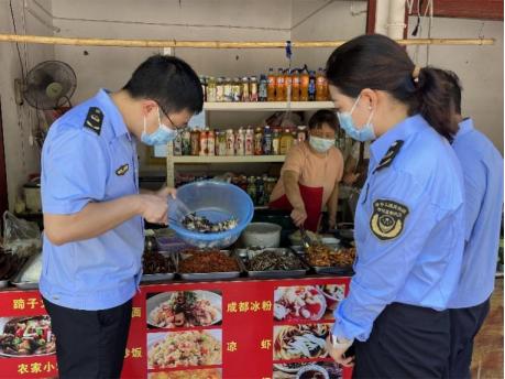 湖北宜昌夷陵区黄花镇市场监管所严阵以待护航“泡泡音乐节”