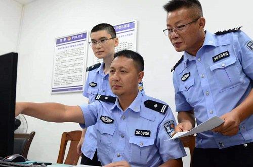 “警”路漫漫亦灿灿——记南岸区公安分局交巡警支队茶园大队巡长周阳