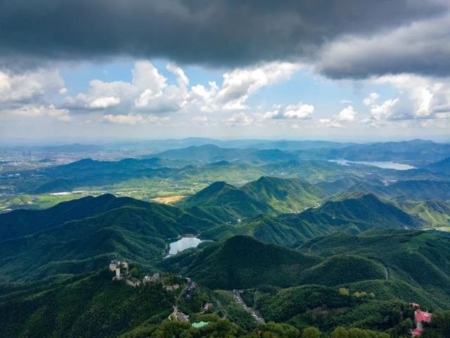 上海周边自驾游有哪些好去处？夏日“朋友圈”美食美景线路推荐→