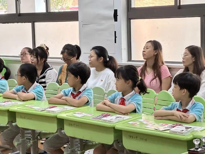 邮局递来一封信！南京路上好八连和孩子们“心连心”