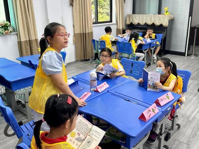 37名小学生、42场读书分享会，他们带着自己创作的书走进爱心暑托班……