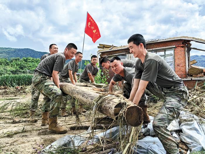 集结号｜坚决听从统帅号令，解放军和武警部队勇挑重担，充分彰显人民子弟兵为人民的本色