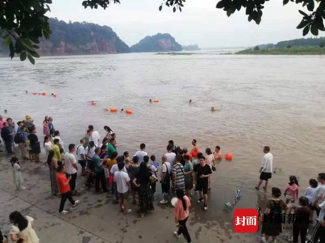 “就是这个声音，让我有一种重生的感觉”大渡河勇救落水者的恩人已找到，被救者送来锦旗