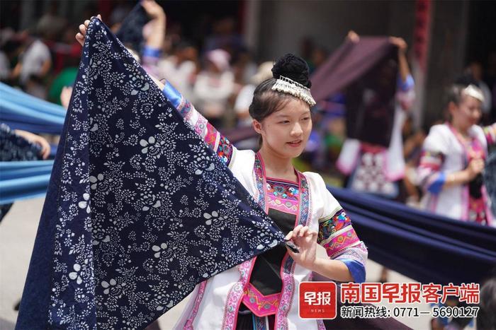 高清组图丨地灵侗寨百家宴“晒”出群众幸福生活