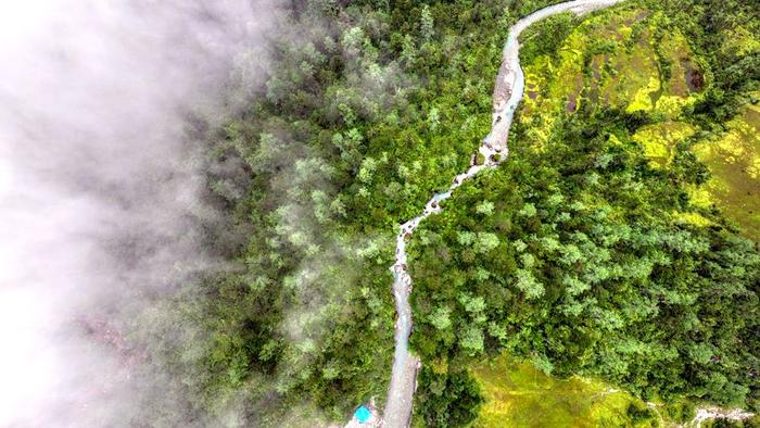 “雪域江南”：正是八月好风光 绿水青山生态优