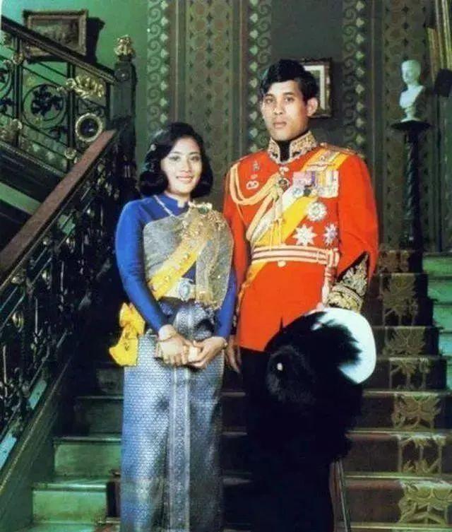 27年后，旅美王子带着“热搜”回国