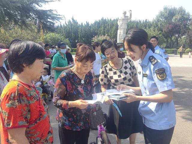 潍坊市生态环境局寿光分局联合寿光市人民法院开展首个“全国生态日”宣传活动