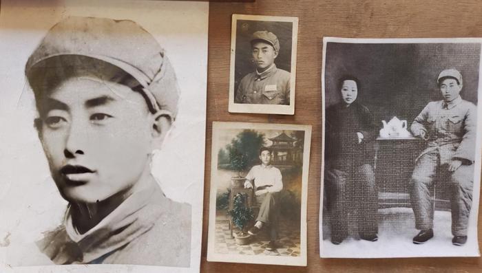 烈士后人家中的刘竹林烈士照片(父亲齐家义送还的是中间上方这张)