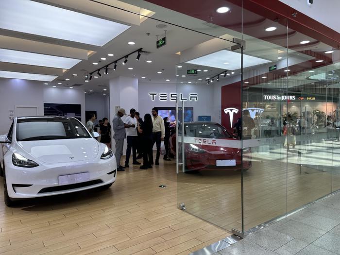 特斯拉Model 3降至历史低价，改款或半月内上市！门店已开始接受预定