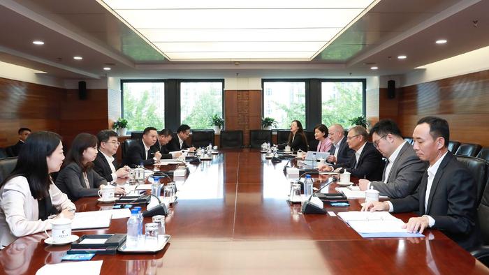 陈春江部长助理会见埃克森美孚公司全球高级副总裁、公司管理委员会成员魏捷凯