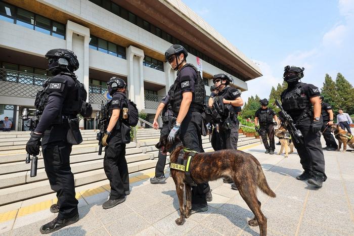 “明日将炸韩国大法院、日本驻韩使馆等地”！炸弹恐吓邮件再现，韩国警方最新通报