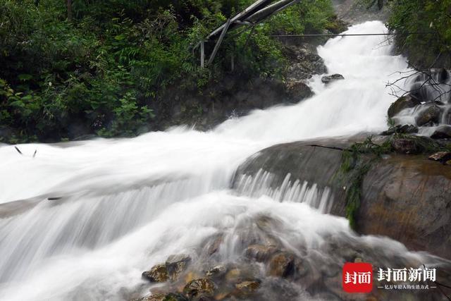 消失数十年后 千年飞瀑重现西岭雪山丨封面关注