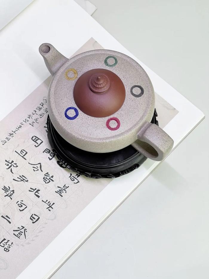 《西游记》「丝绢邮票」首次发行，今日下单免费送宜兴紫砂壶！