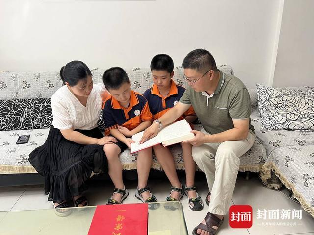 成都温江方氏家族：几辈人践行“耕读为本 勤俭兴家”治家总则 教育小孩要做有用之人｜天府好家规