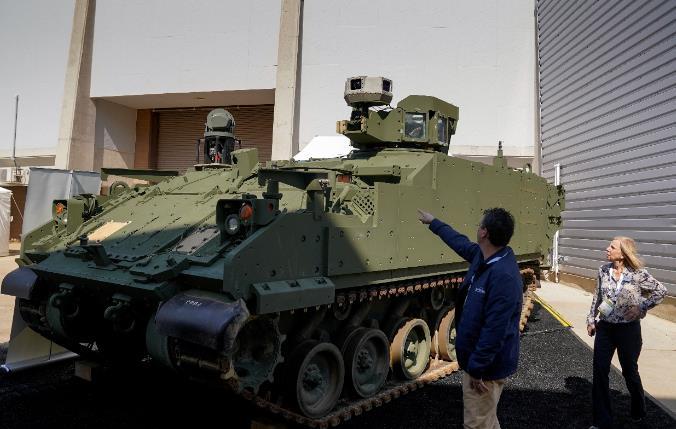 取代老旧M113，美军接收新型多用途装甲车