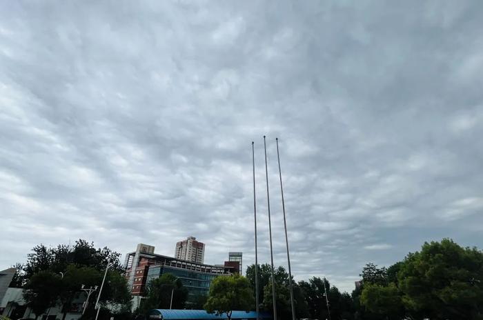 添衣带伞！周末还有雨！