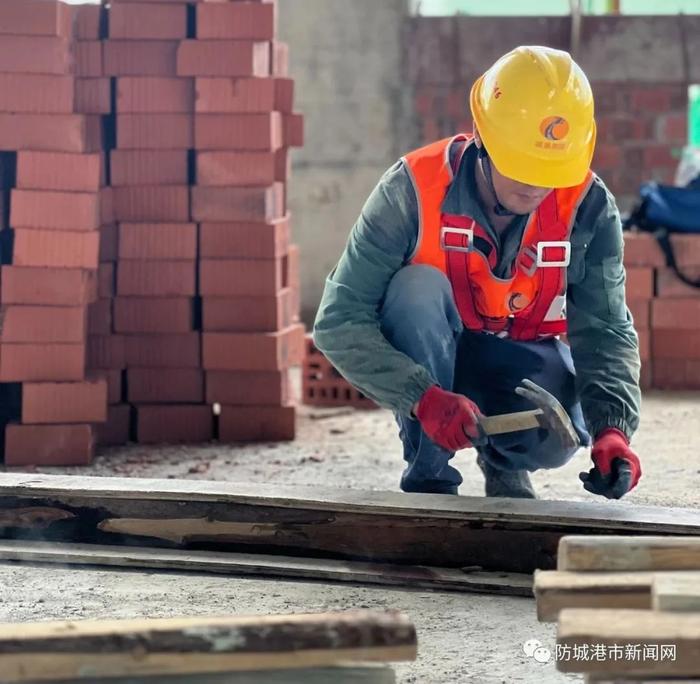 重实效 强实干 抓落实 | 防城港市云朗科技园二期工程项目进展顺利