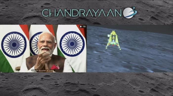 印度“月船3号”软着陆月球成功：人类探测器首次“抵达”月球南极，寻找水冰