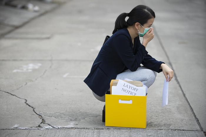 怒了！员工被调岗后立即离职，要求公司赔偿近10万，法院判了