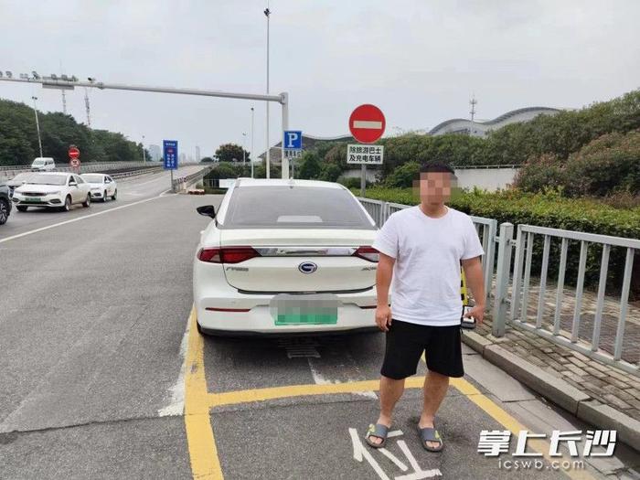 无证驾驶网约车，还想用假证应对交警检查？后果严重了